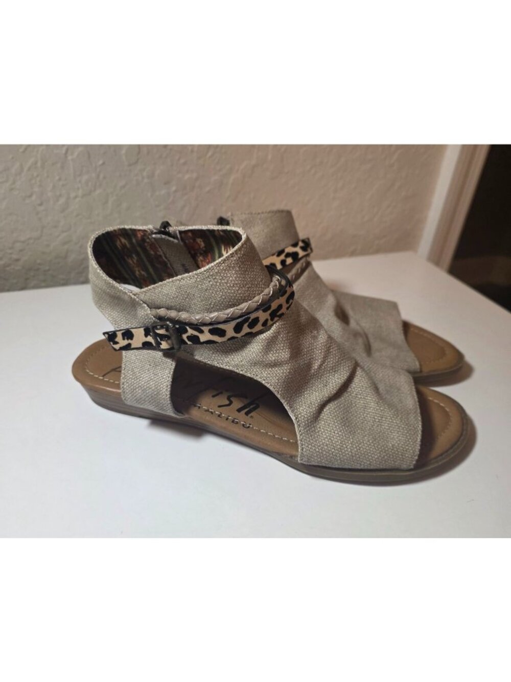 Blowfish Beige Leopard Gladiator Canvas Sandals size 8.5